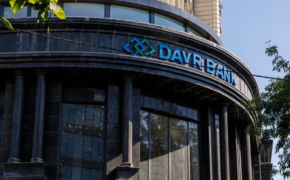 Озарбайжон халқаро банки Davr Bank акцияларининг 51 фоизини сотиб олди